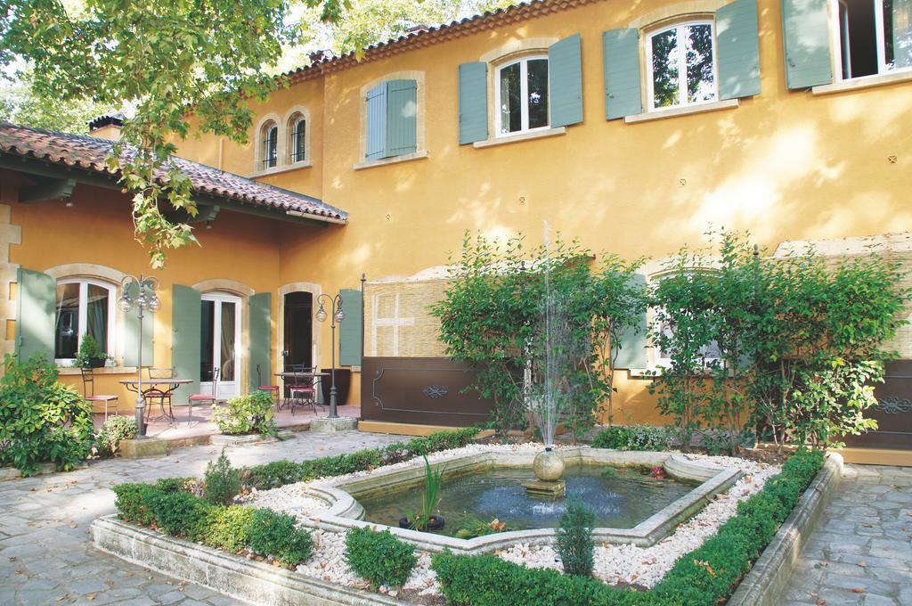 Auberge Bourrelly Cabries Luaran gambar